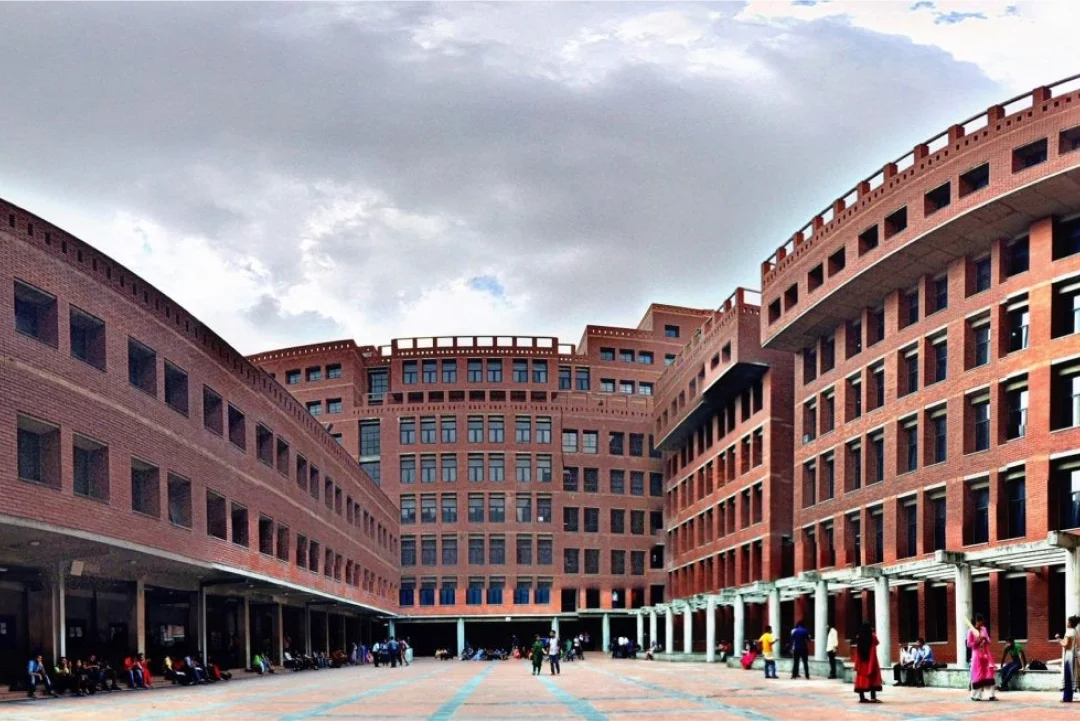 East West University – School of Medicine